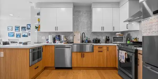 457 W Broadway
