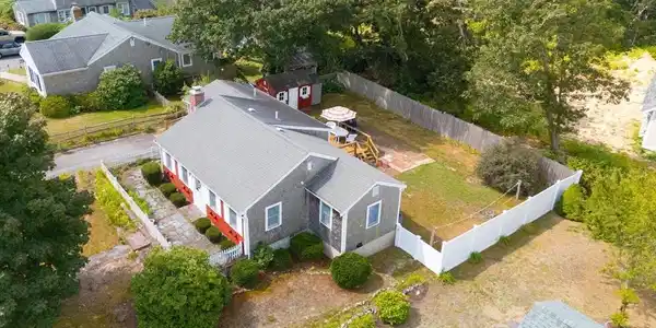 6 Bayberry Lane