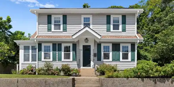 25 Bay View Ave