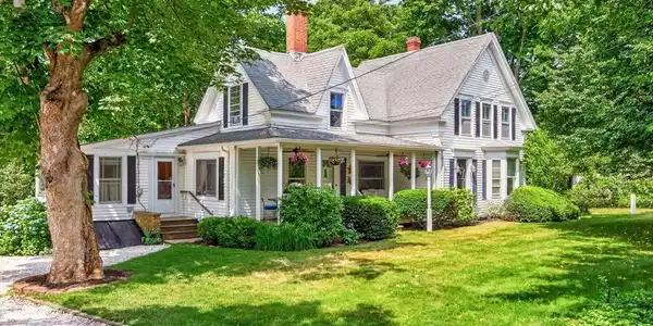 658 Main St