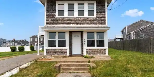 598 Ocean St