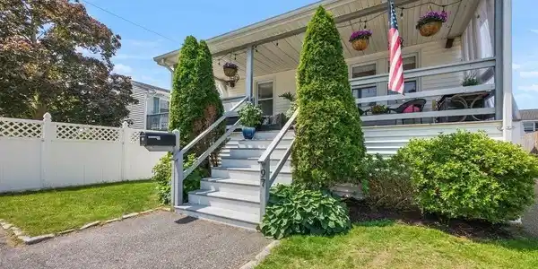 97 Kingsley Rd