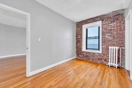 285 Lynn Shore Drive