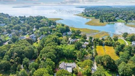 39 Bay Pond Rd