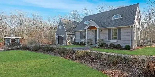 26 Sea Glen Road