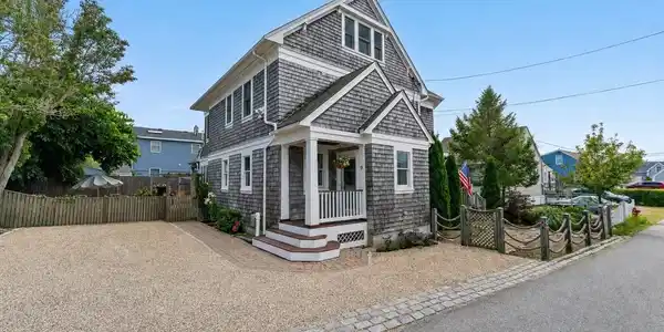 9 62nd St