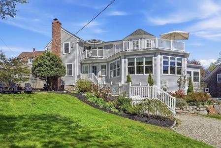 14 Stockbridge St