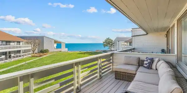 94 Shore Drive West