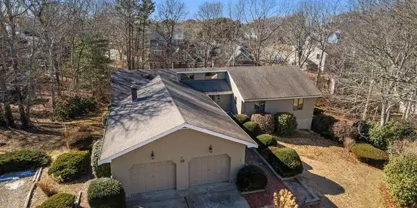 10 Aspen Ln