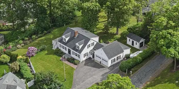 11 Boles Rd