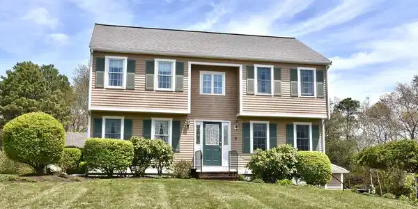 6 Oak Bluff Rd