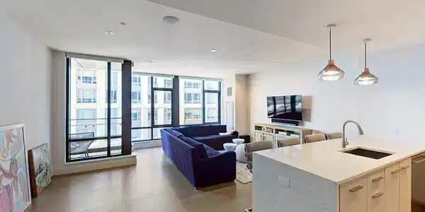40 Traveler St