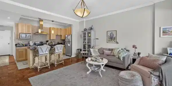 2 Hawthorne Place