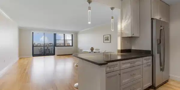 8 Whittier Pl