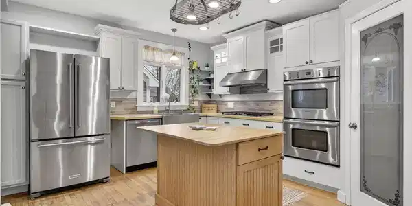 32 Green St