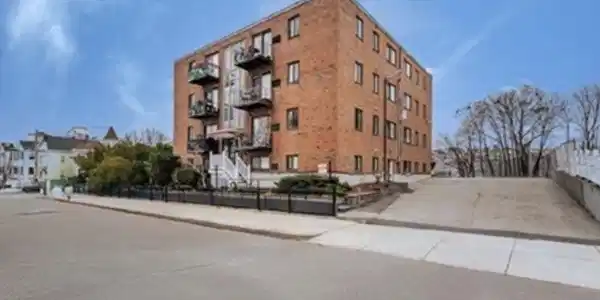 39 Crescent Ave