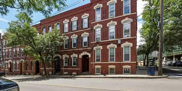 66 Beacon St