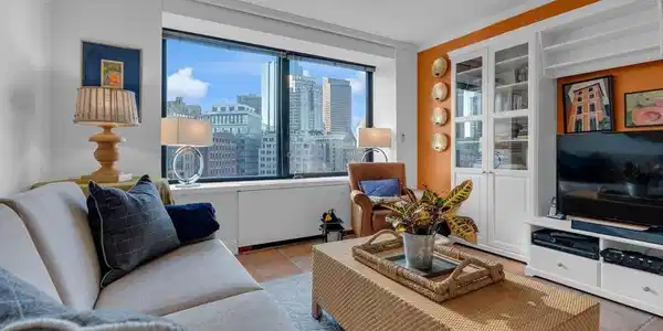 65 E India Row