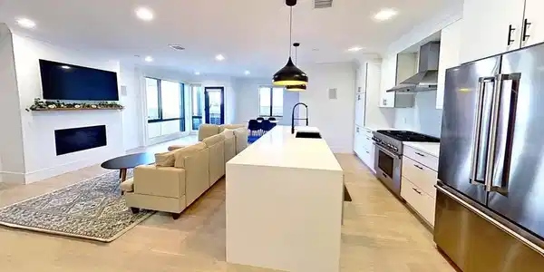 148 W 9th St