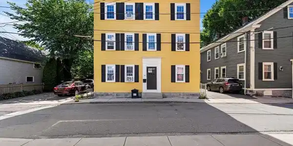 10 Daniels St.