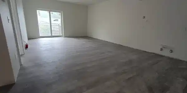 10 Franklin Ave