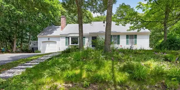 33 Duck Marsh Ln