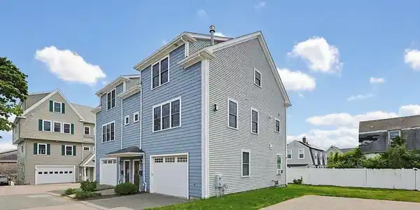 6 Harvey Lane