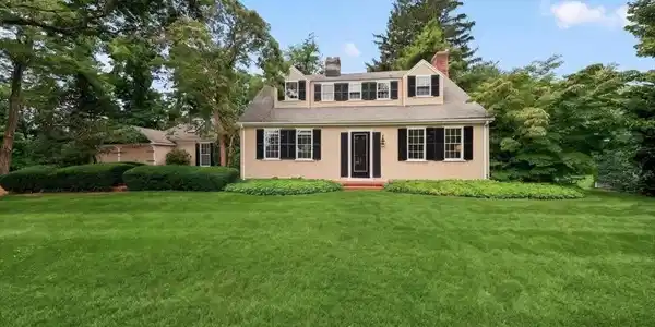 52 Standish Street
