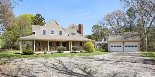 56 Davisville Rd