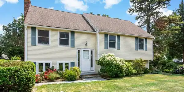 3 Waterside Dr