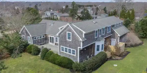 676 Elm St