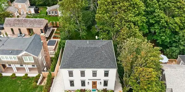 624 Commercial Street