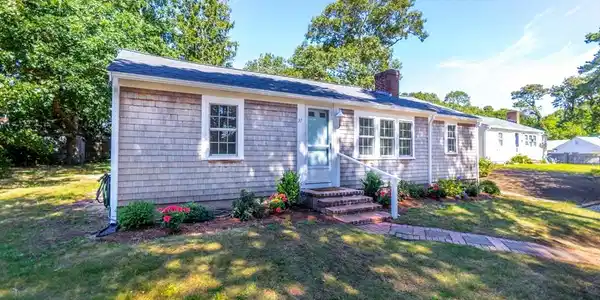 37 Naushon Rd