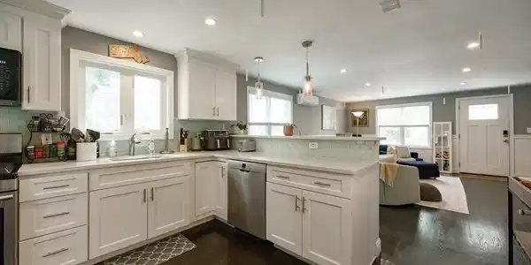 212 W 6th St