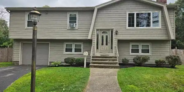 64 Woolley Ave