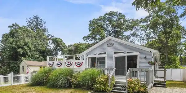 54 Hillside Ave