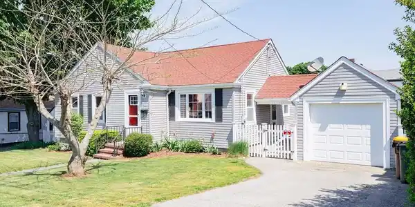 222 Walter St