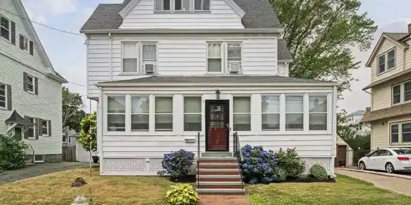 118 E Elm Ave
