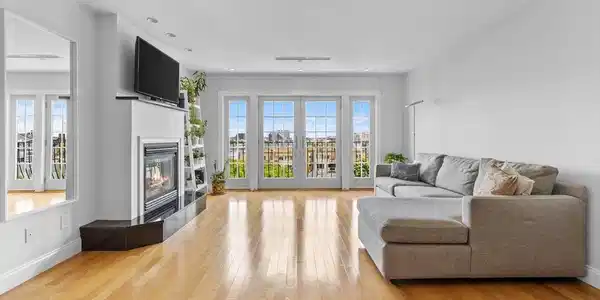 312-320 W 3rd St