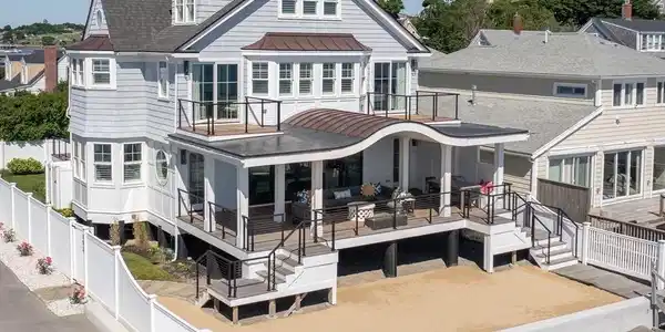 353 Beach Ave