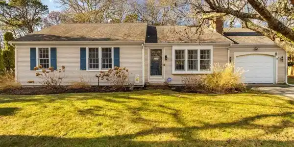 29 Peacock Dr