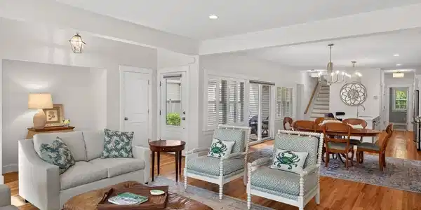 31 Thayer Lane