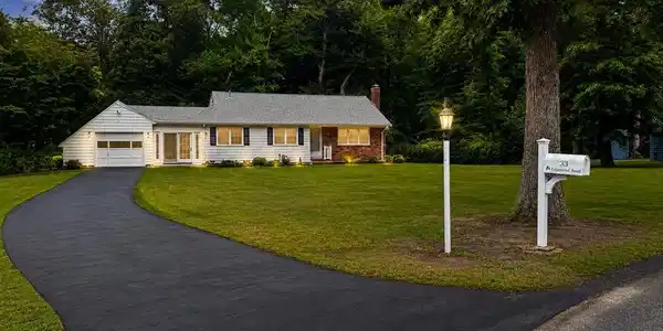 33 Edgewood Rd