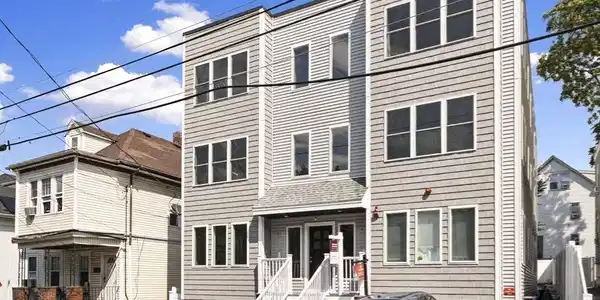 21-23 Thornton St
