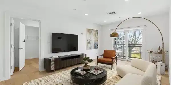 16 Boardman St