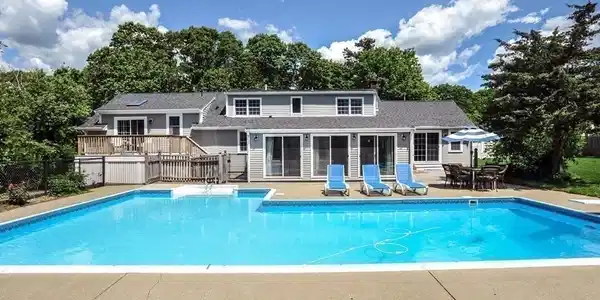 29 Pine Ridge Ln