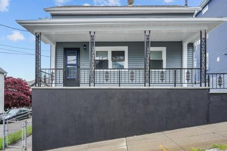 160 Stewart St