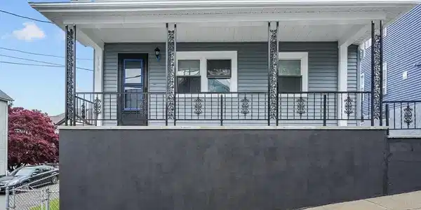 160 Stewart St