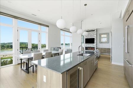 10 Shipyard Dr
