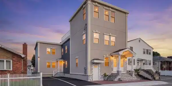 59 Larkin St